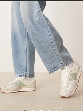 New Balance 471 Unisex sneakers in off white and khaki green